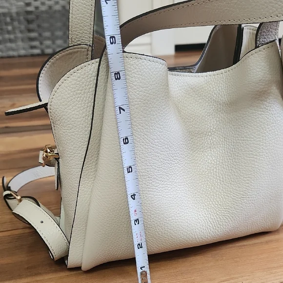 Stylish Cream Crossbody Bag - Picture 9 of 11